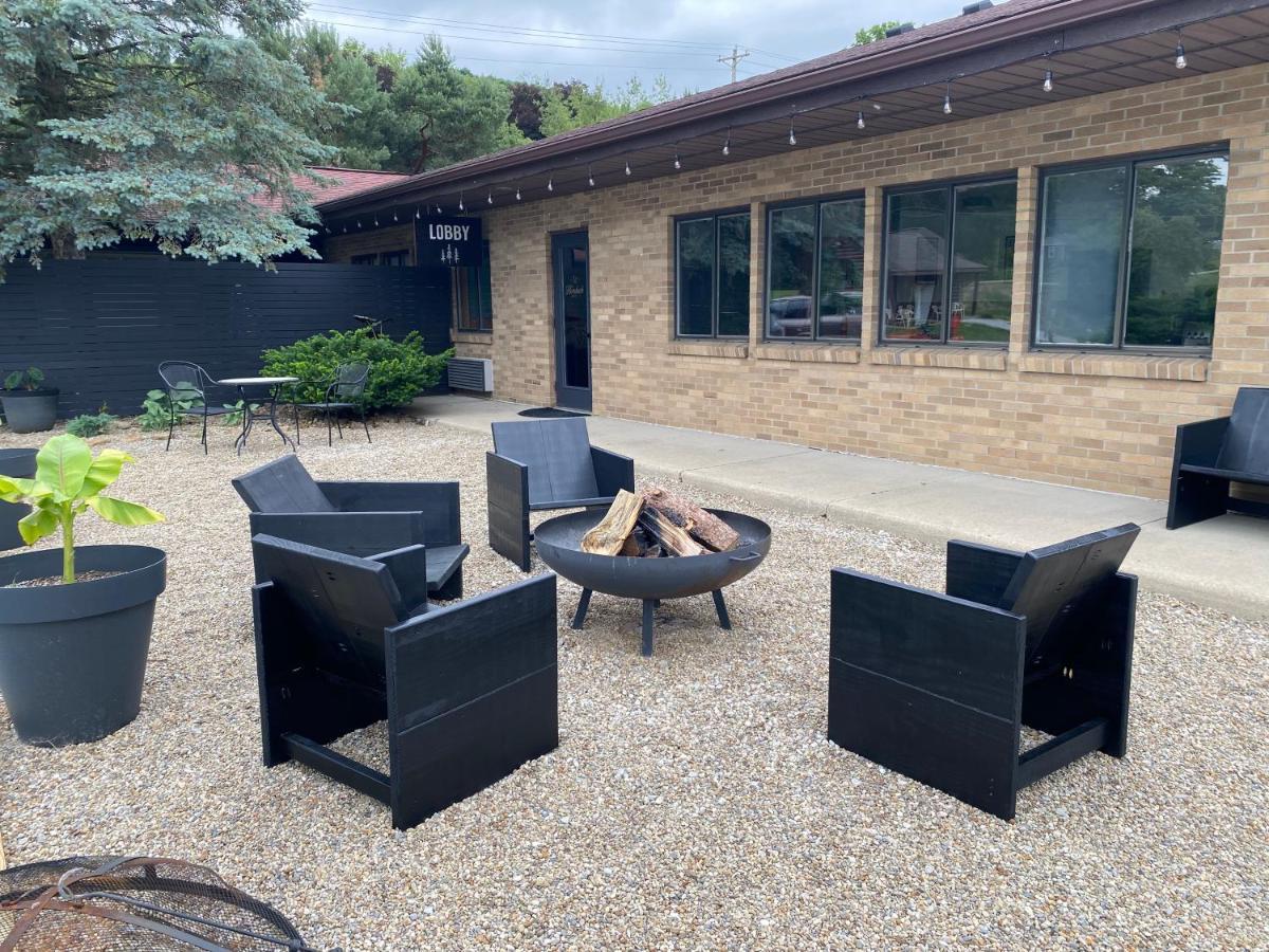 The Hemlock Inn Loudonville المظهر الخارجي الصورة