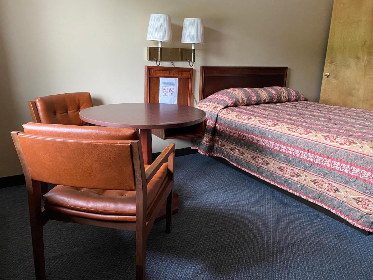 The Hemlock Inn Loudonville المظهر الخارجي الصورة