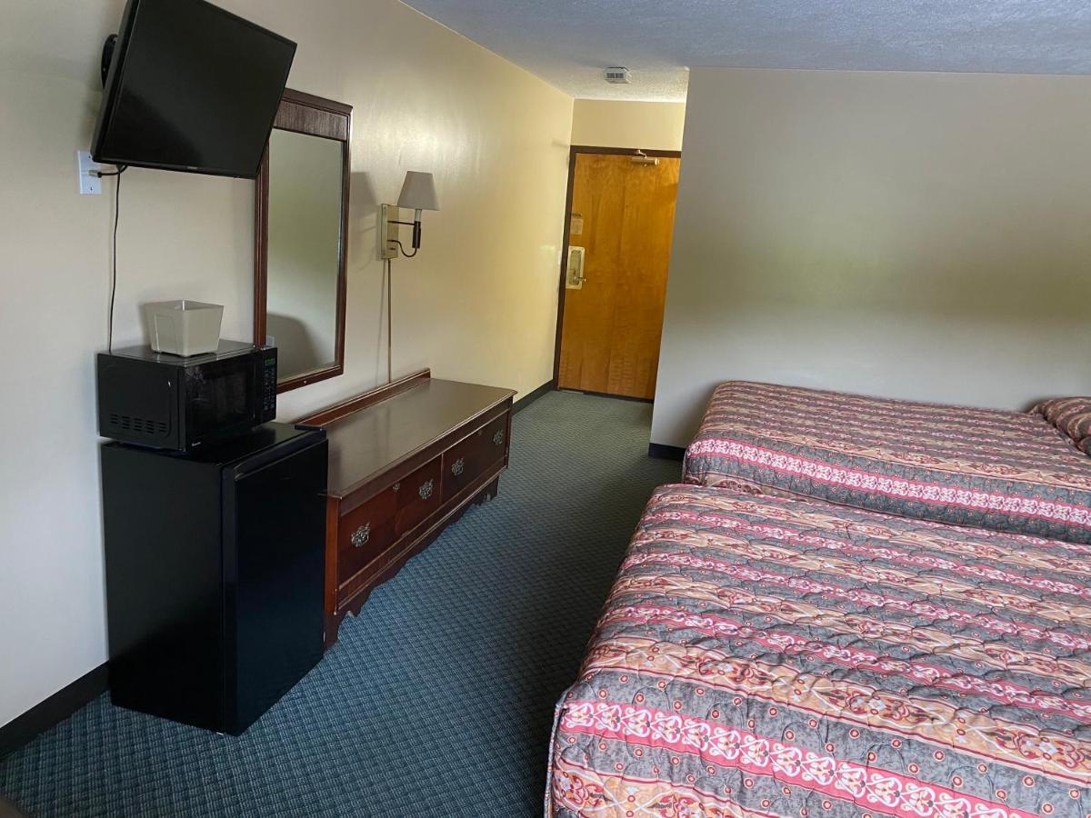 The Hemlock Inn Loudonville المظهر الخارجي الصورة