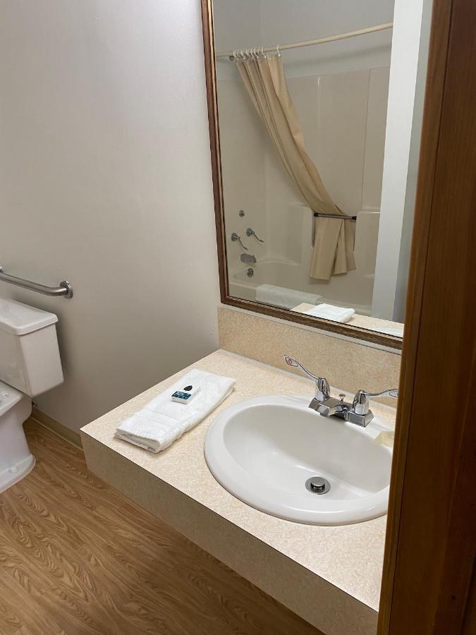 The Hemlock Inn Loudonville المظهر الخارجي الصورة